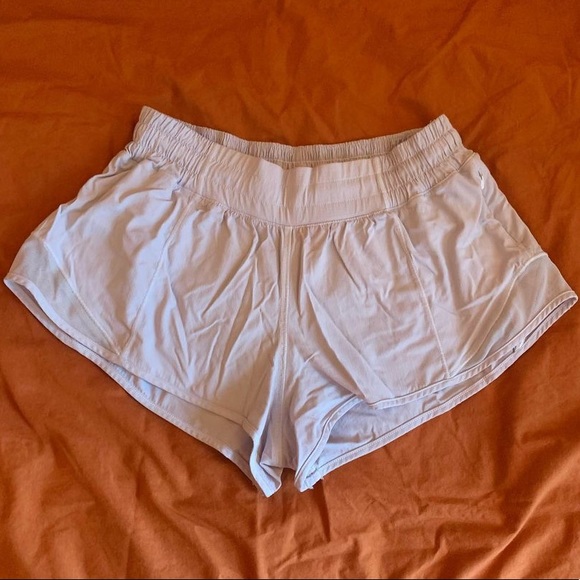 Lululemon hotty hot shorts 2.5”